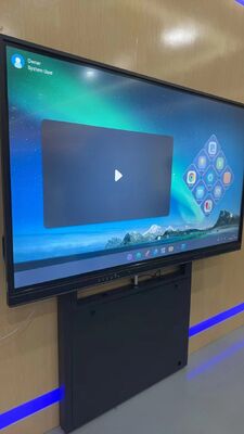 Interactieve whiteboardstand met 100 kg laadvermogen en 360° remwielen voor 55-86 inch tv's