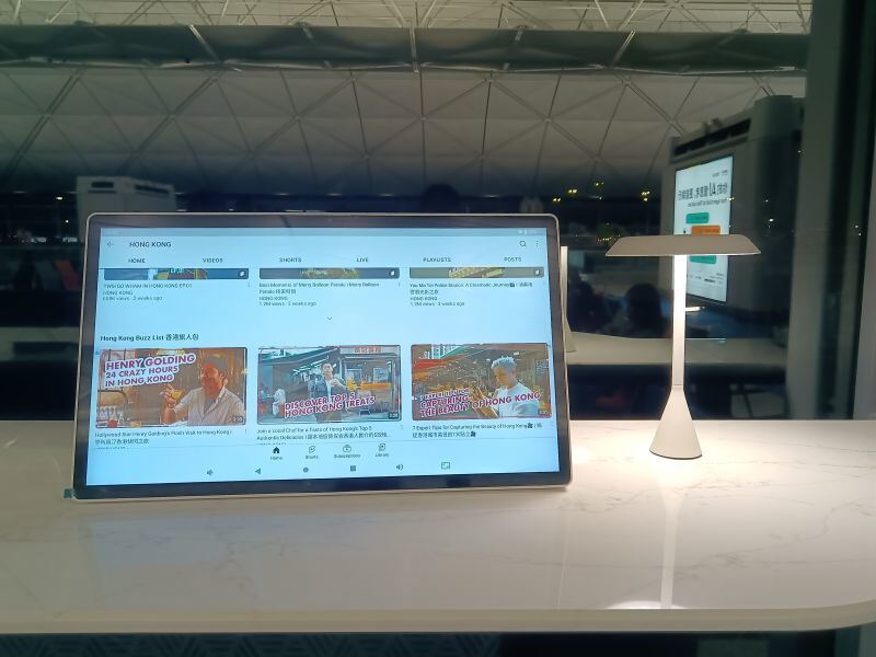 24,5 inch 8 GB RAM beweegbare videovergadering Touch Monitor Display Desktop en vloerstaand